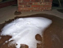 Obr. 20: Důsledek: hromada sněhu na podlaze