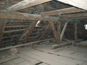 Střecha byla před rekonstrukcí v havarijním stavu