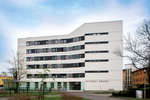 Obr. 2a: Pavilon „N“ interních oborů Slezské nemocnice v Opavě 