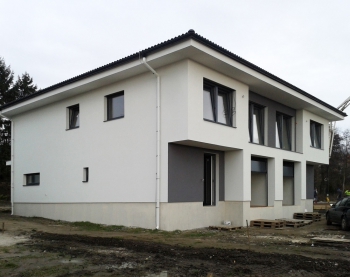 Dům v Jirnech po dokončení fasád