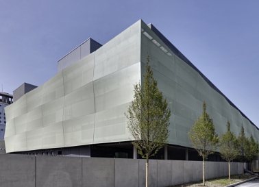 Facid plášť na fasádě o rozloze 20 000 m² na letišti Berlin Brandenburg Willy Brandt