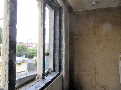 Obr. 5: Aplikace aerogelové izolace před osazením kastlíkových oken