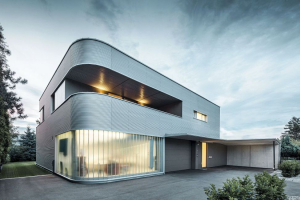 Novostavba rodinného domu v rakouském Leondingu (foto: Croce &amp; WIR)